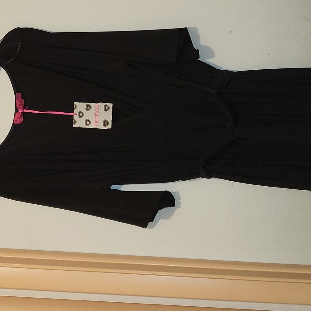 Boohoo short sleeve black dress size 20